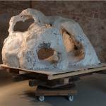 „Höhle“, Gips, Holz, divers. Materialen, 180 x 200 x 215 cm, 2012